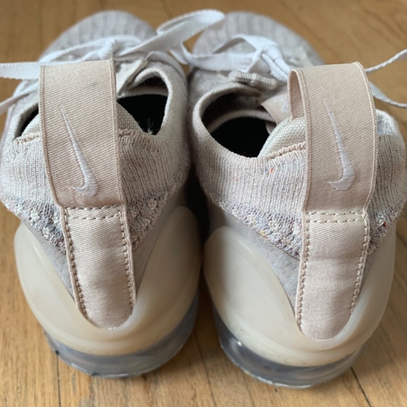 White Nike vapor max - Picture 5 of 7